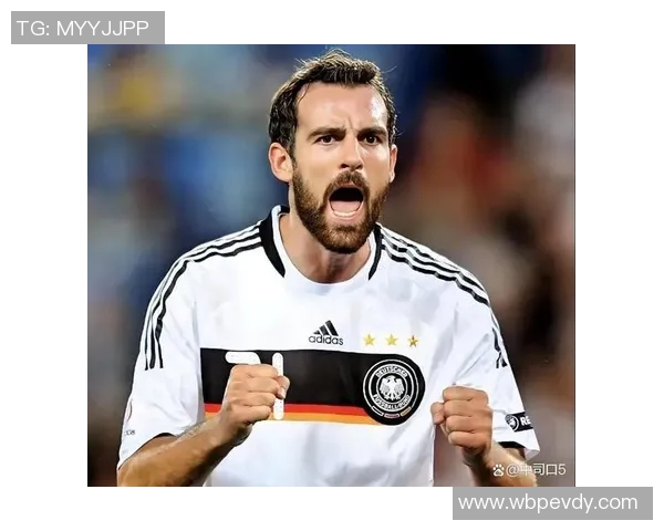 德国退役足球明星的生活现状与职业转型探讨