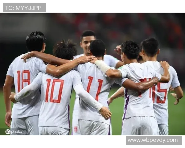 正红足球引领新潮流助力青少年成长与梦想实现